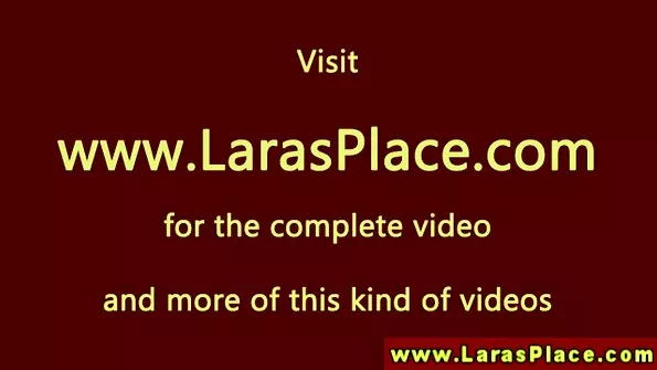 Кучерява телиця поєдналася з секс відео парнуха чоловіком у парку.