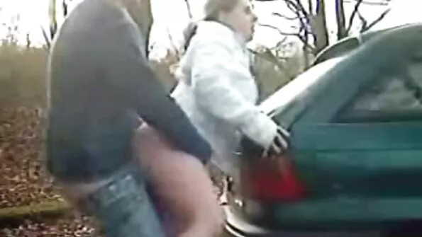 Симпатична панночка залізла гола на відео порно хлопця.