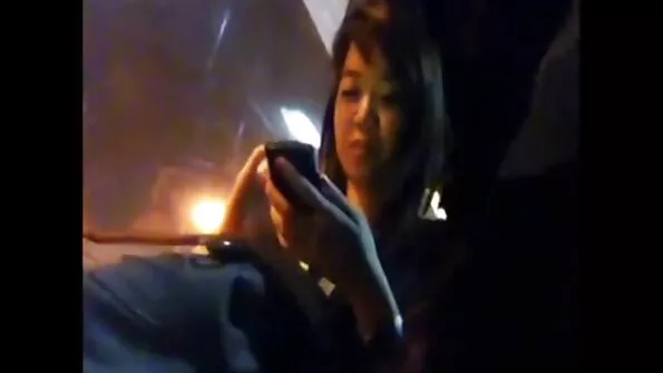 Мастурбуюча латинка розсовує ноги перед пікап порно відео скіпетром.