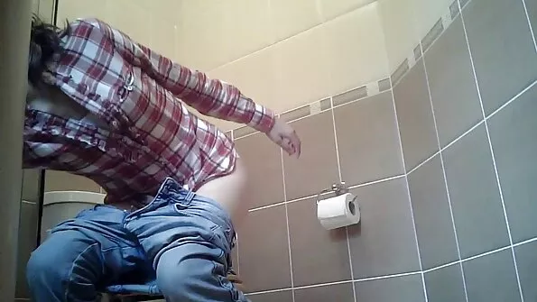 Цей охламон пригрів милаху на члені скачати секс відео і скінчив