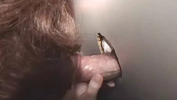 Бажаюча закінчити мілфа дає порно ігри відео у вагіну незнайомцю.