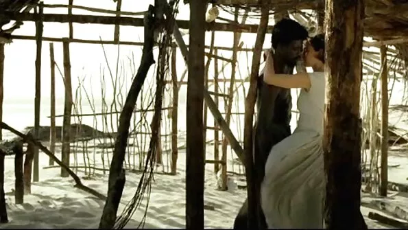 Сильно збуджена баба мастурбує порн відео і кінчає.