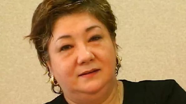 Змащені олією дівчата відео про порно віддаються тренеру.