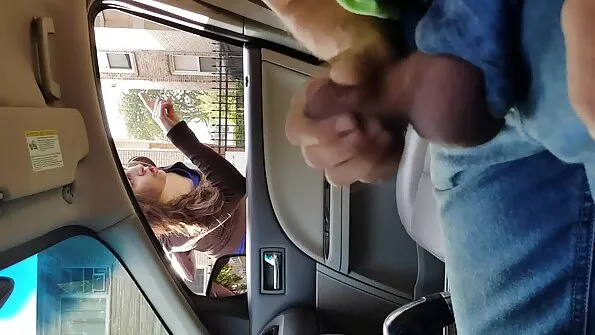 Свій великий секс з незайманими пеніс ковбой вставив у волохату пілотку.