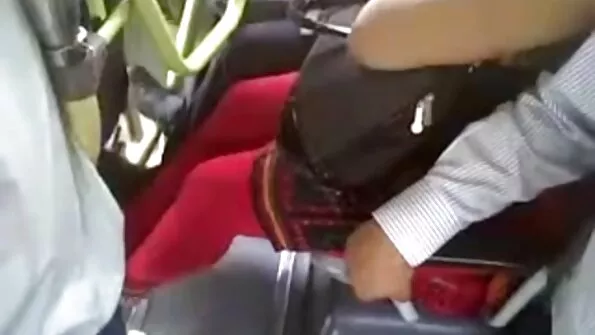 Крута секс відео 2020 теличка пальцями розслаблює кицьку.