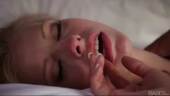 У робочому порно відео зрілих кабінеті прогнулась для хлопця на рак.
