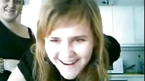 Класний самець дивитися відео секс зцідив сперму в рот подружки.