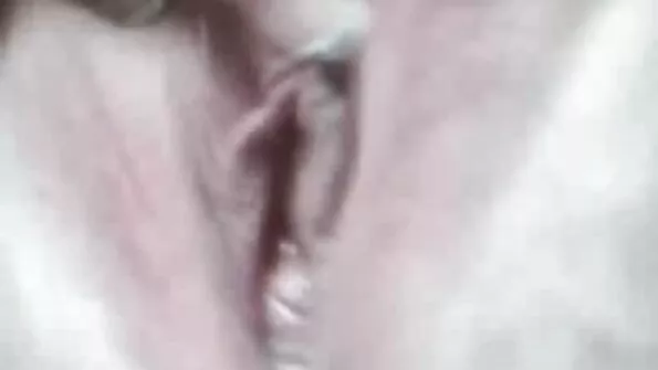 Милка пристрасно трахкає з качком секс з молодою дівчиною на камеру в кицьку і попу.