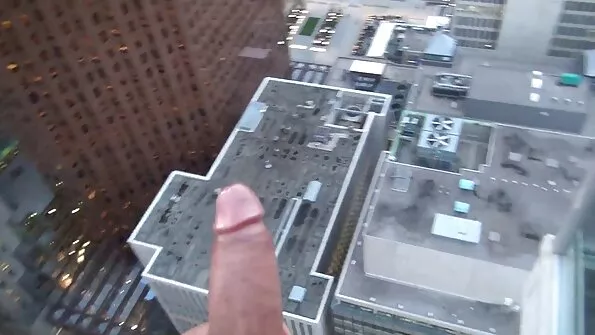 Нахилилася раком і перший секс відео показала розроблену попку.