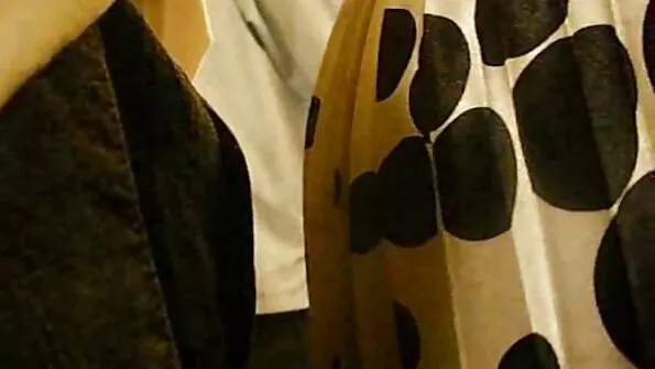 Гарячу брюнеточку на порно відео згвалтування дивані отримали, а подруги спостерігали.