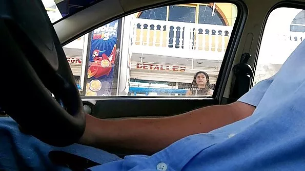 Повна латинка пестить писю в реальне порно відео трусах і досягає оргазму.