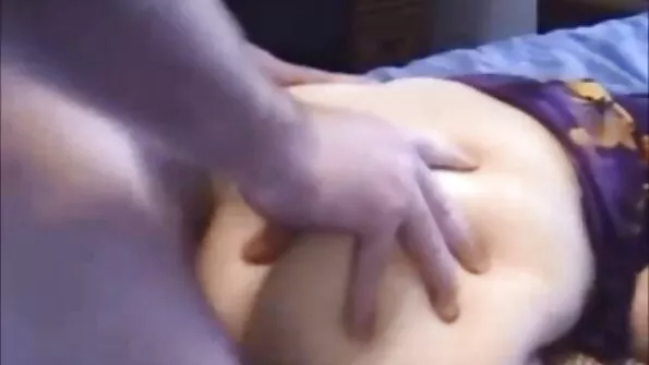 Мастурбує поки що чоловік на роботі свою порно відео груповуха печерку.