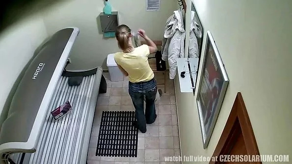 Віддалася дивитися порно відео на рак у душі щетинистому ковбою.
