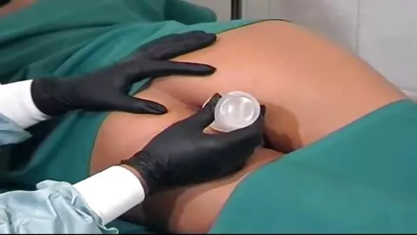 Сексуальна шатеночка взяла порно фільми безкоштовно до рота і дала у пизду.