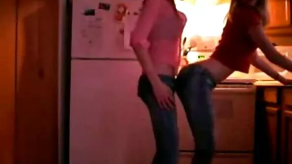 Дівчина програла в шахи і відео секс чат розплатилася сексом із кавалером.