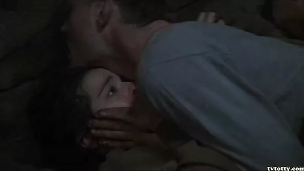 Молодий бій порно відео целки облизав товстушці вульву на ліжку.