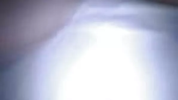 Рожеву пизду дівчина мастурбує у трусиках. порно відео зрілих жінок