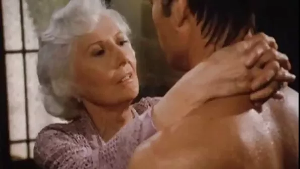 Уважний хлопець вставив інструкторці з водіння відео для дорослих секс