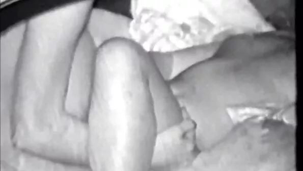 Блондинка приємно прогнула спинку перед членом хлопця дівчата секс відео