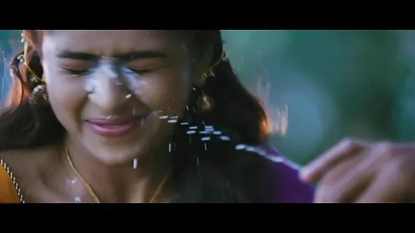 Попкою на порно відео інцент члені дівчина стрибає в трусах.